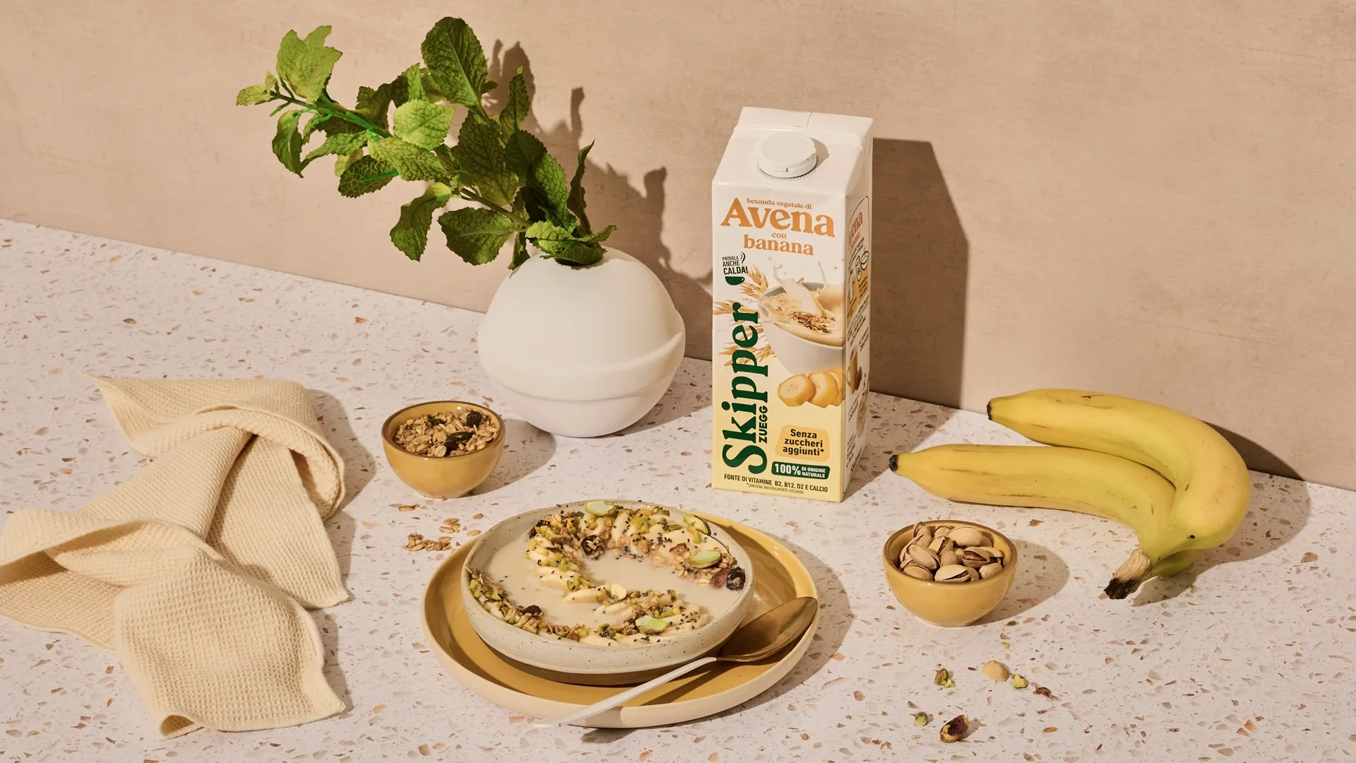 Shooting orizzontale Skipper Avena con banana